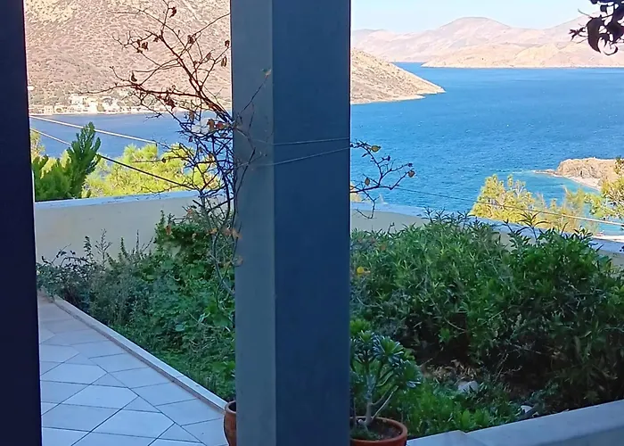 Amazing Sea View شقة *